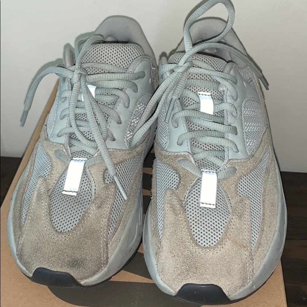 AUTHENTIC YEEZY BOOST 700 SALT